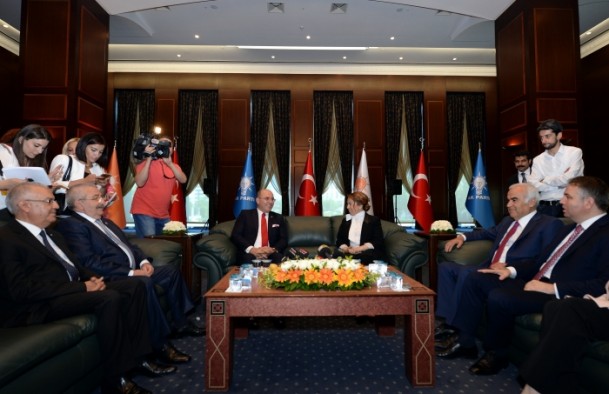 Siyasi partilerde bayramlaşma - 8