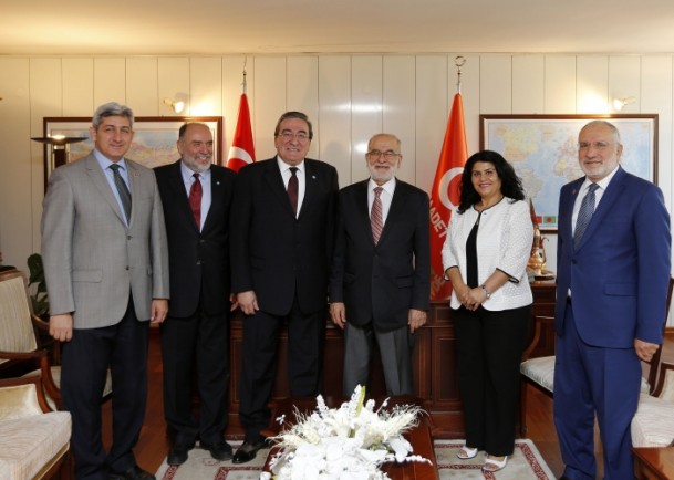 Siyasi partilerde bayramlaşma - 18