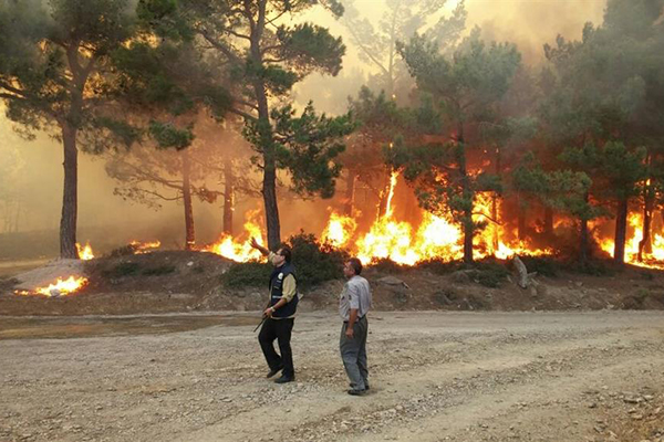 Mersin alev alev yanıyor - 1