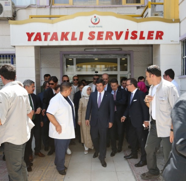 Başbakan Davutoğlu yaralıları ziyaret etti - 524
