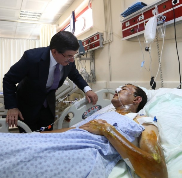Başbakan Davutoğlu yaralıları ziyaret etti - 507