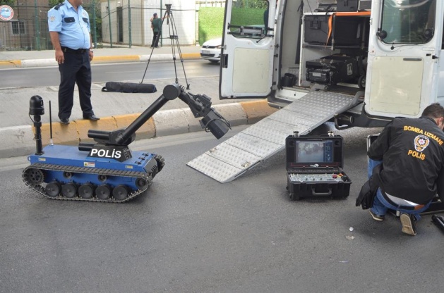 Bomba imha ekipleri böyle müdahale etti - 1