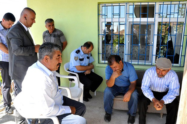 Katledilen polislerin evinde yas - 2