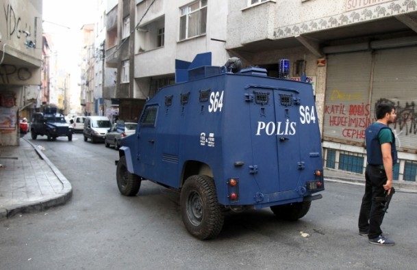 İstanbul'da üç örgüte operasyon - 1