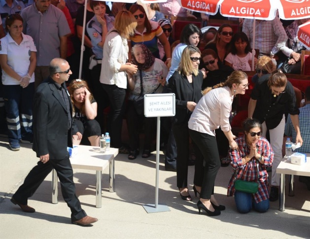 Katledilen polis son yolcuğuna uğurlandı - 20