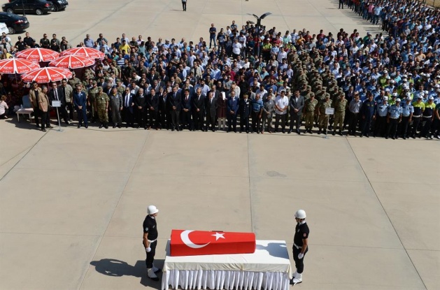 Katledilen polis son yolcuğuna uğurlandı - 4