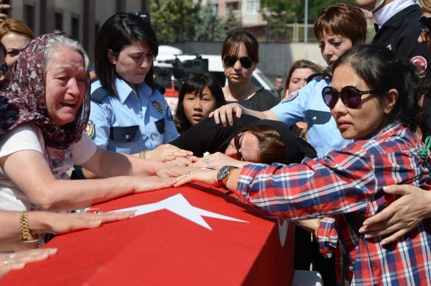 Katledilen polis son yolcuğuna uğurlandı - 9