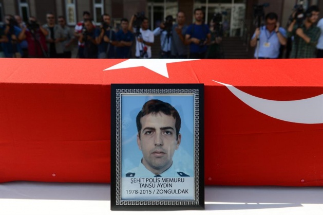 Katledilen polis son yolcuğuna uğurlandı - 17