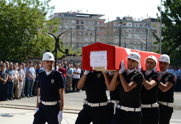 Katledilen polis son yolcuğuna uğurlandı - 14