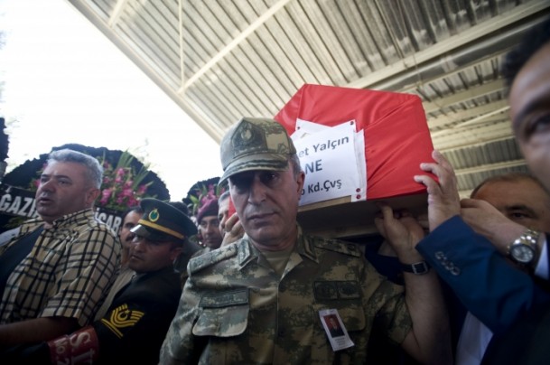 O astsubay son yolculuğuna uğurlanıyor - 587