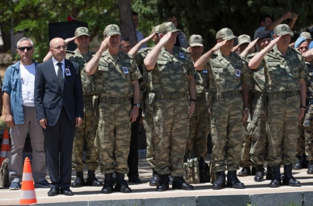 O astsubay son yolculuğuna uğurlanıyor - 695