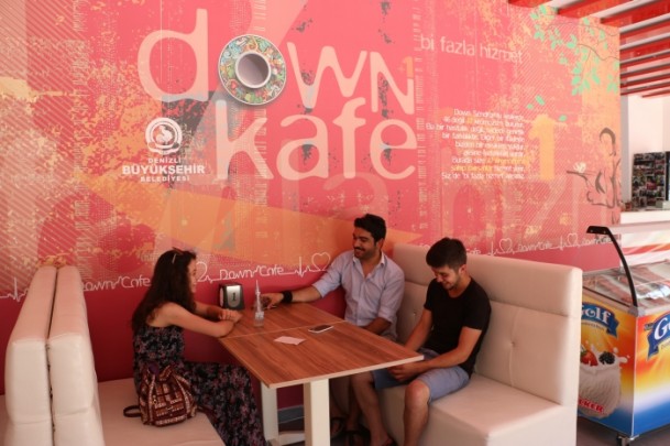 Ön yargıları yıkan 'Down Kafe' - 11