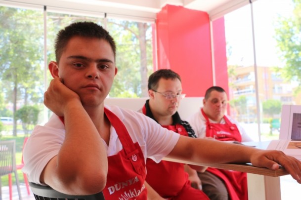 Ön yargıları yıkan 'Down Kafe' - 6