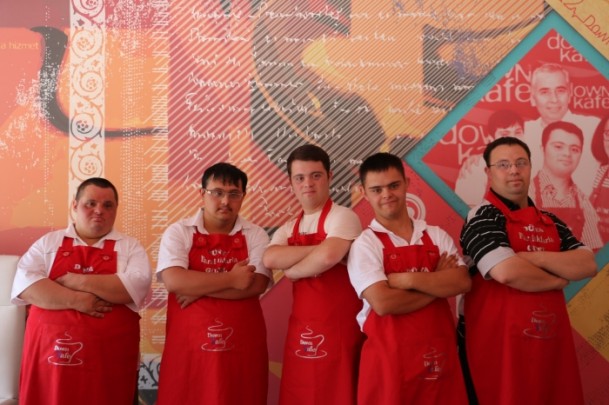 Ön yargıları yıkan 'Down Kafe' - 8