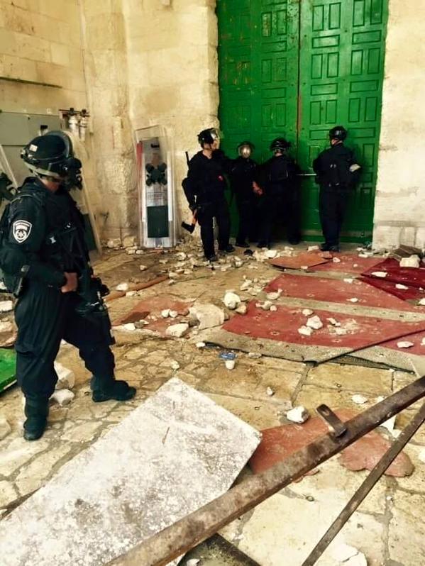 İsrail polisi Mescid-i Aksa'ya böyle girdi - 10