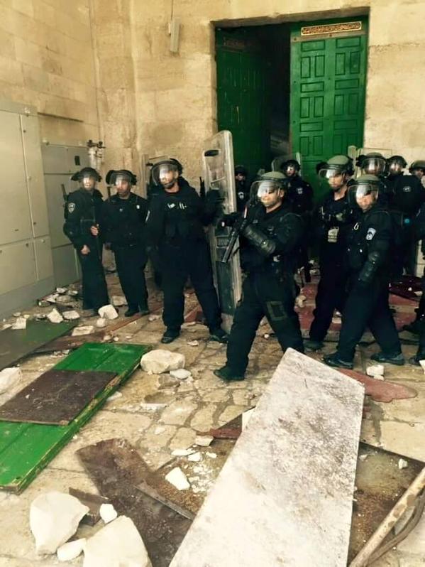 İsrail polisi Mescid-i Aksa'ya böyle girdi - 13