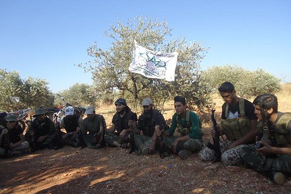 Muhalifler o köyü kuşattı - 3