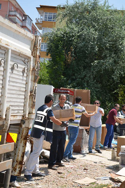 Gecekondudan çıkanlar polisleri şaşırttı! - 16