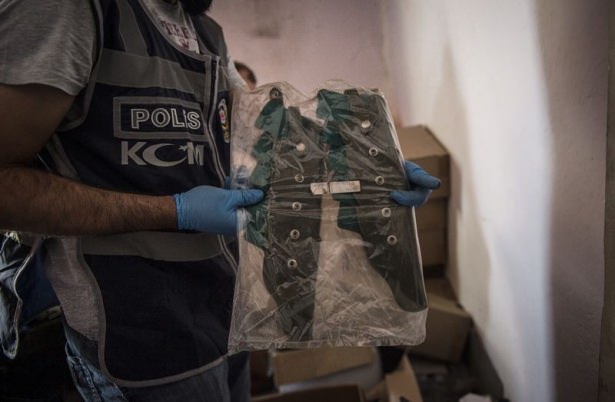 Gecekondudan çıkanlar polisleri şaşırttı! - 26