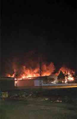 İHH deposunda büyük yangın - 895