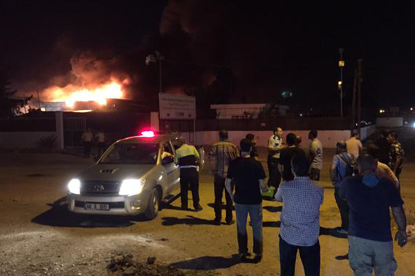 İHH deposunda büyük yangın - 611