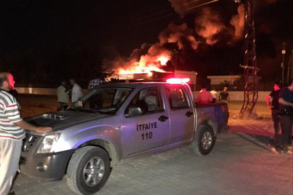 İHH deposunda büyük yangın - 792