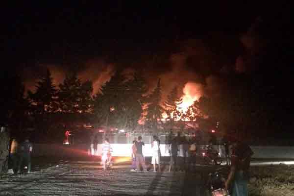 İHH deposunda büyük yangın - 780