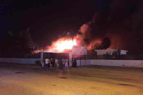 İHH deposunda büyük yangın - 784