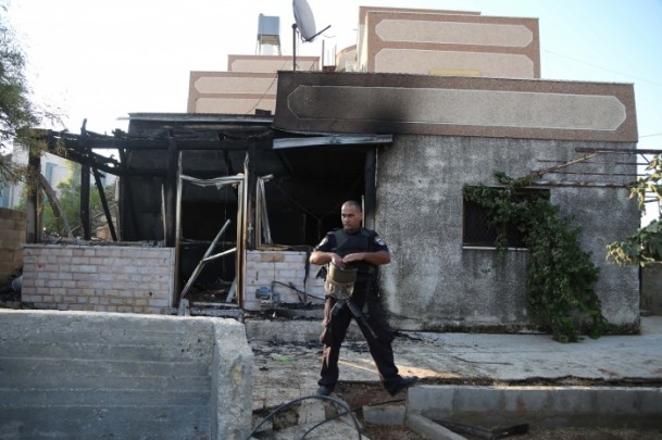 Yahudi yerleşimciler Filistinli bebeği yaktı - 523