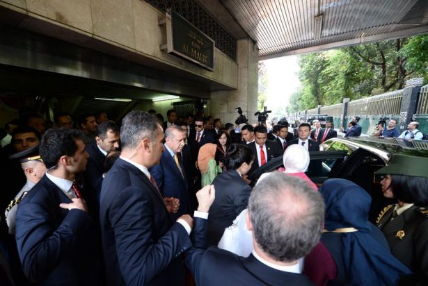 Erdoğan Endonezya'da Cuma namazı kıldı - 4