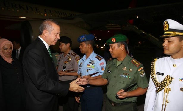 Erdoğan Endonezya'da Cuma namazı kıldı - 15