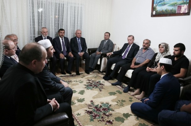 Cumhurbaşkanı Erdoğan O aileyi ziyaret etti - 3