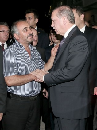 Cumhurbaşkanı Erdoğan O aileyi ziyaret etti - 2