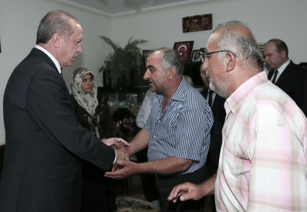 Cumhurbaşkanı Erdoğan O aileyi ziyaret etti - 4