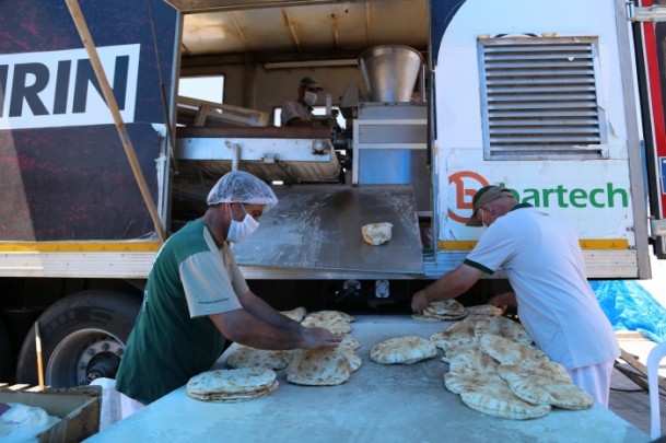 İHH'nın 'mobil fırını' devreye girdi - 676