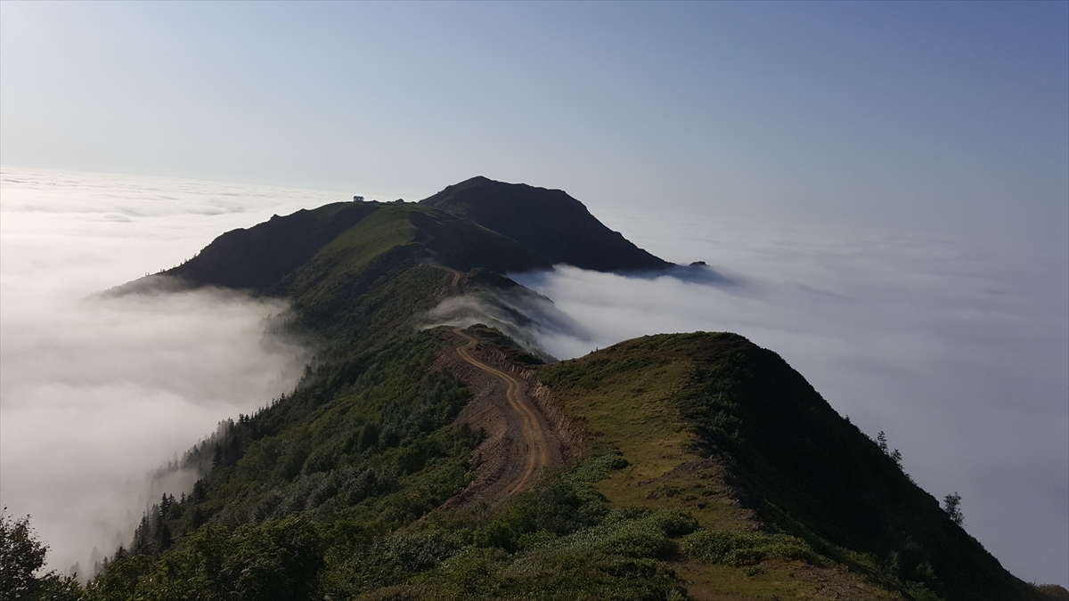Bulutların Üzerindeki Marsis Dağı - 6