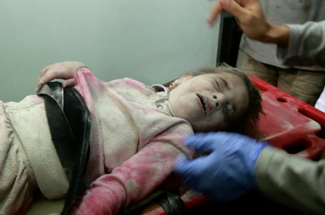 İdlib'de 1 aylık bebek enkaz altından böyle kurtarıldı - 8