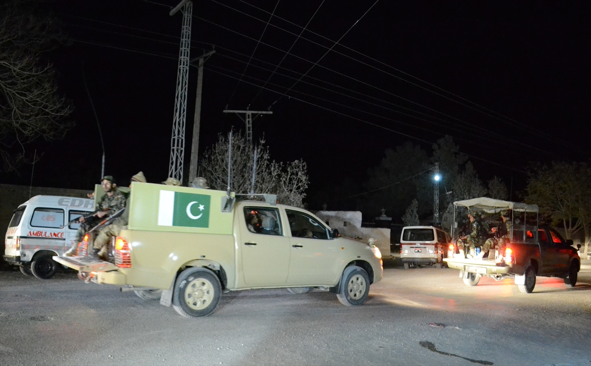 Pakistan'daki polis merkezi saldırısından kareler - 1