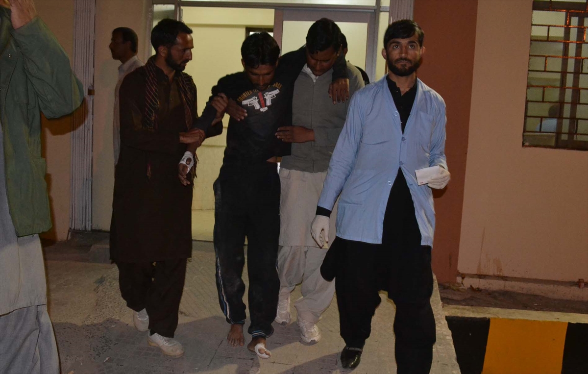 Pakistan'daki polis merkezi saldırısından kareler - 6