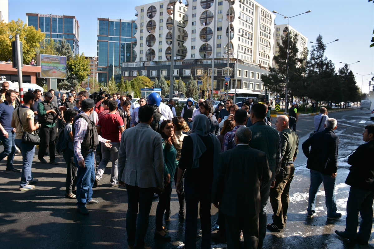Diyarbakır'da HDP'li gruba esnaf tepkisi - 935