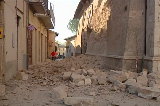 İtalya'da meydana gelen şiddetli depremden görüntüler - 626