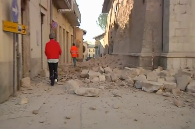 İtalya'da meydana gelen şiddetli depremden görüntüler - 618