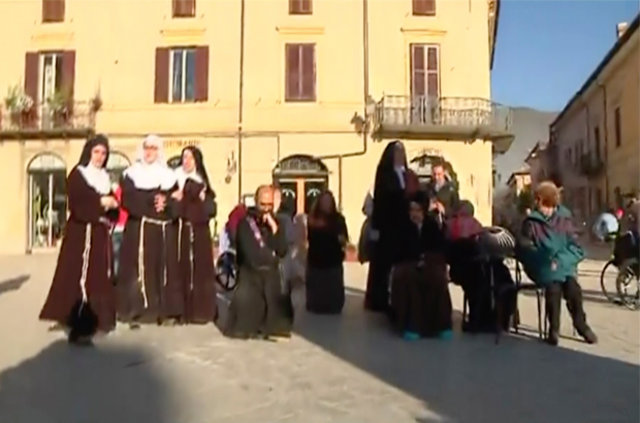 İtalya'da meydana gelen şiddetli depremden görüntüler - 757