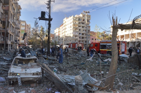 Diyarbakır'da bombalı saldırı - 672