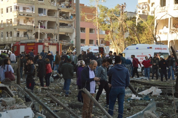 Diyarbakır'da bombalı saldırı - 600