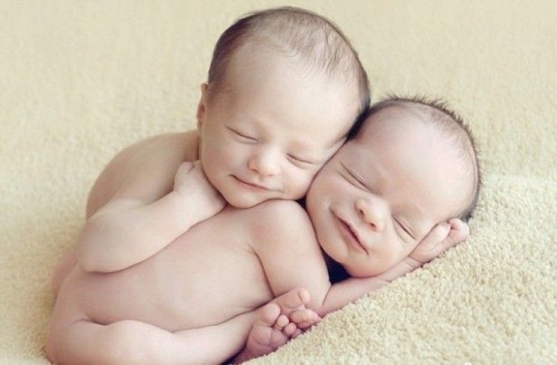 En güzel ikiz bebek fotoğrafları - 678