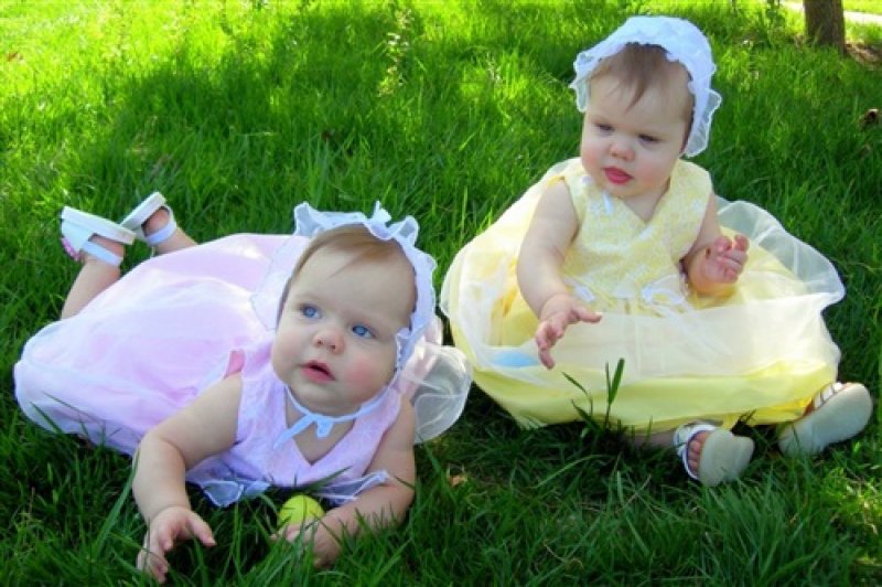 En güzel ikiz bebek fotoğrafları - 741