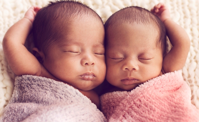 En güzel ikiz bebek fotoğrafları - 818