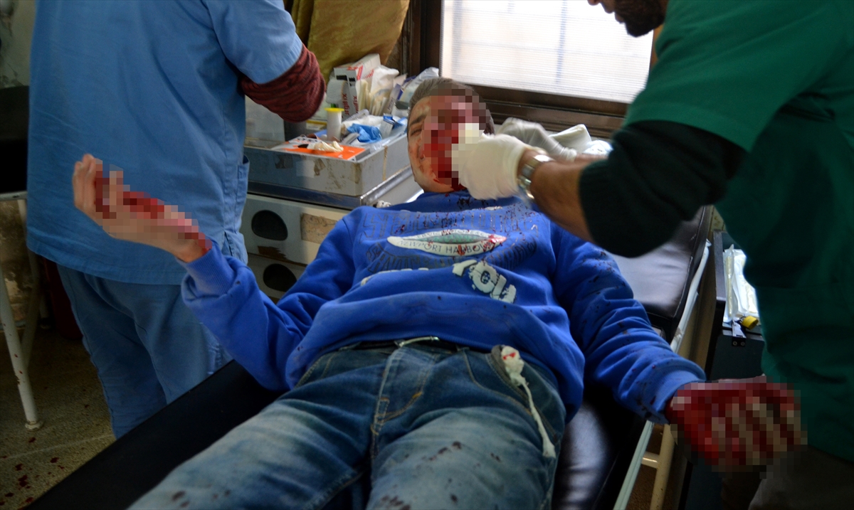 Rus uçakları İdlib’te okulu vurdu - 895