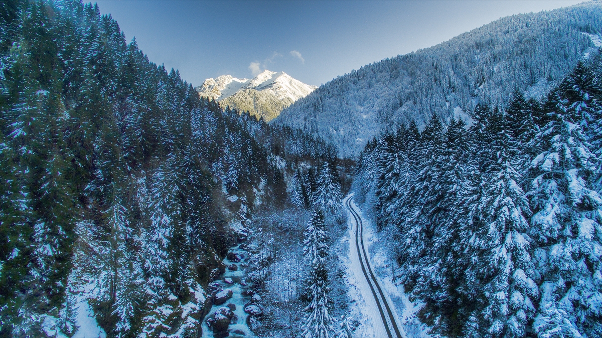 Kaçkar Dağları beyaza büründü - 2